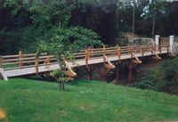 Passerelle entièrement en chêne avec 2 soutiens centraux